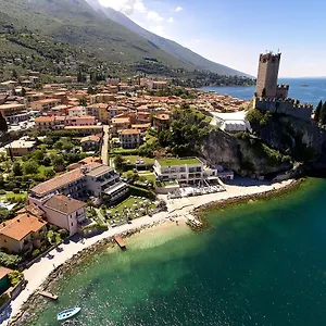 Castello Front **** Malcesine